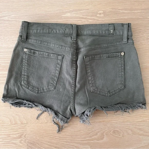 7 FOR ALL MANKIND - JEAN SHORTS - SIZE 26 - EXCELLENT CONDITION - Picture 5 of 6